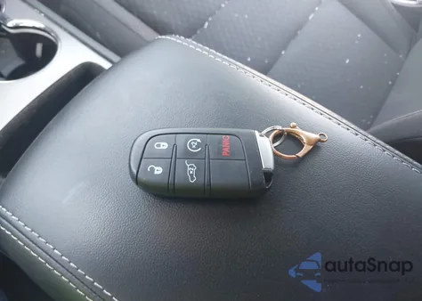 2021 Jeep Grand Cherokee Freedom 4X2 из США, поврежденный, VIN 1C4RJEAG9MC740244